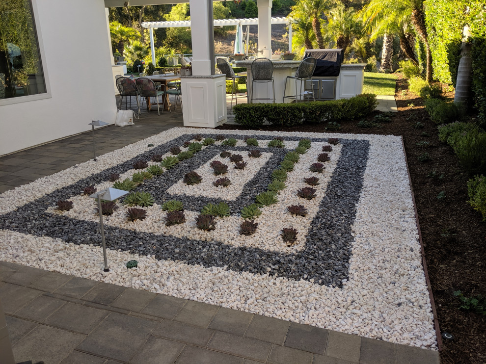 Modern/Traditional Home in Laguna Hills - Image 8